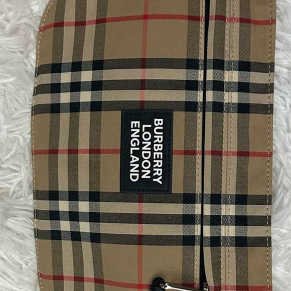 💎✨BEAUTIFUL✨💎BRAND NEW Burberry Bumbag - Picture 9 of 9